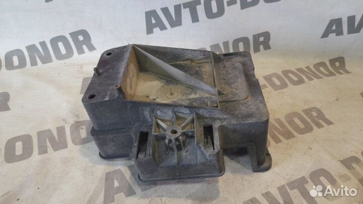 Подставка под аккумулятор Ford Focus 1