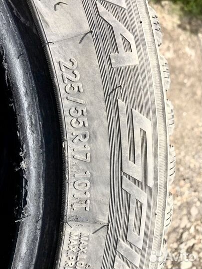 Nitto Therma Spike 225/55 R17