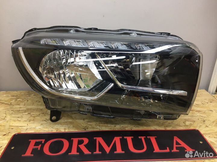 Фара правая или левая LADA xray