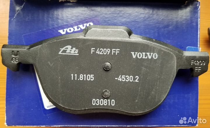 Передние тормозные колодки Volvo S40