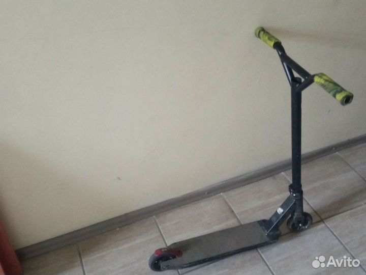 Трюковой самокат tech team duker 101