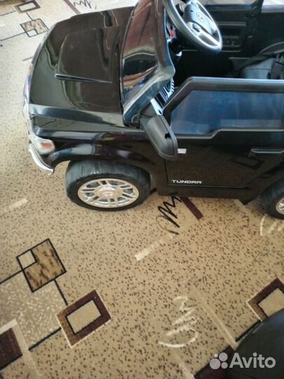 Детский электромобиль jeep