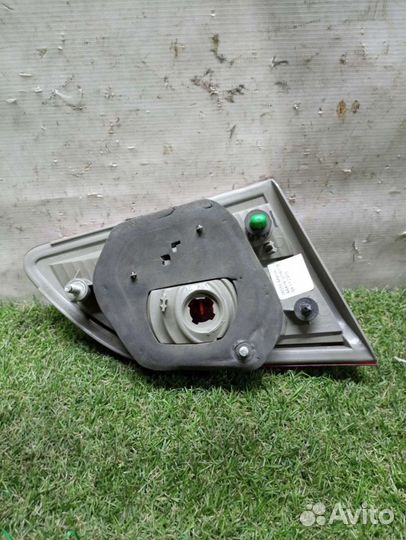 Фонарь задний правый Nissan Almera