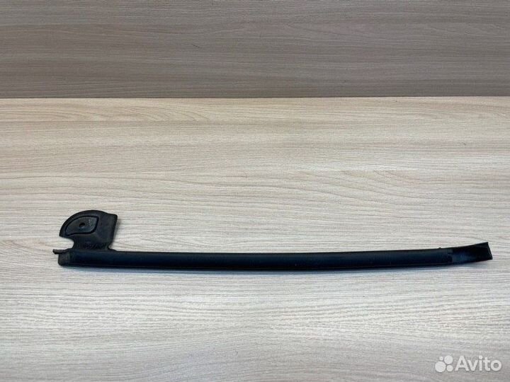 Уплотнитель двери задний левый LADA X-Ray