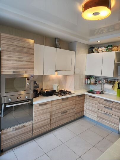 2-к. квартира, 54 м², 4/10 эт.