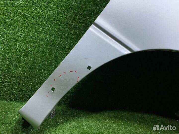 Крыло переднее правое Toyota Estima ACR40