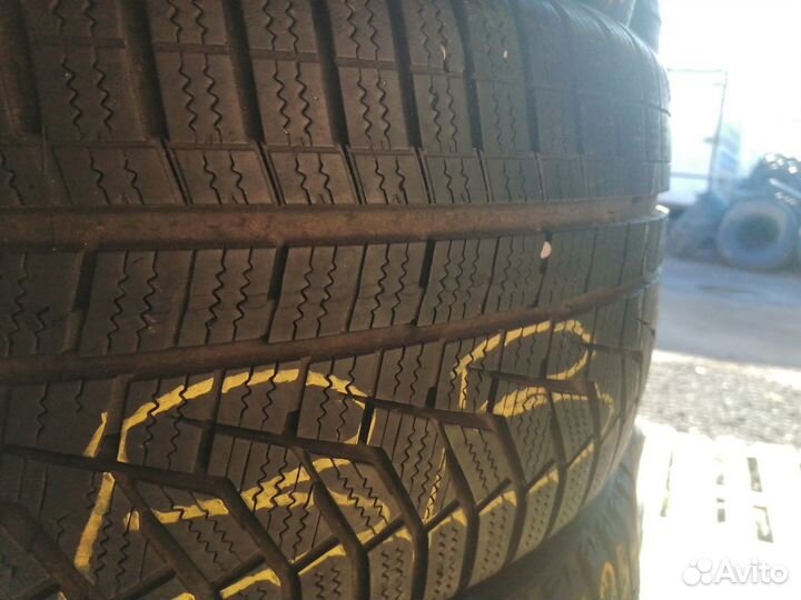 Hankook Winter I'Cept Evo2 W320 225/40 R18