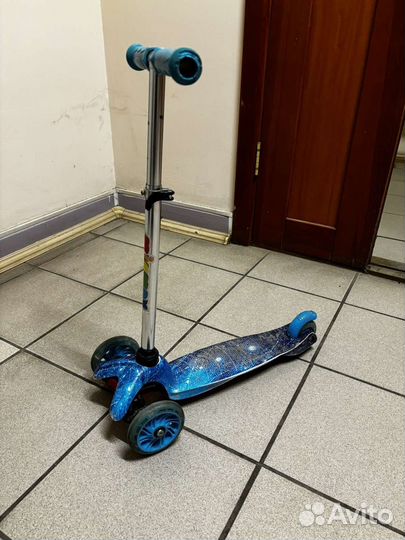 Самокат трехколесный