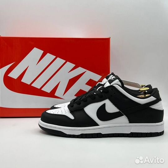 Кроссовки Nike SB Dunk Low Великан