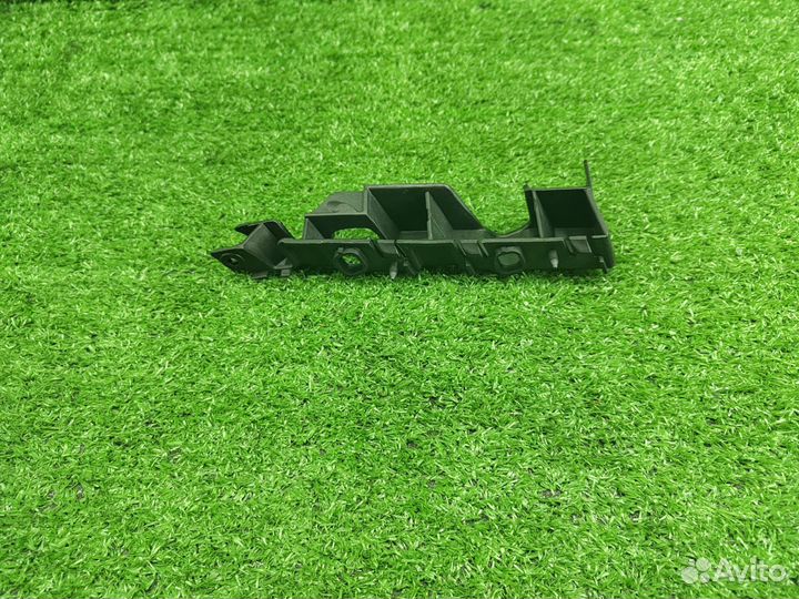 Крепление бампера переднего левое Audi A6 C7 VAG