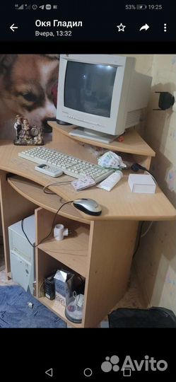 Компьютерный столик в прекрасном состоянии