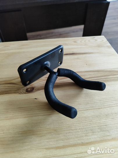 Держатель для гитары на стену