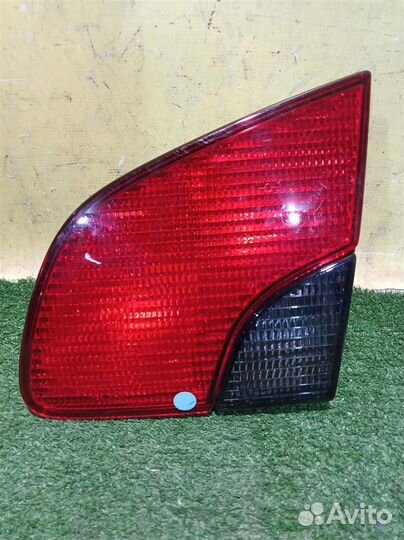 Фонарь задний внутренний правый Peugeot 406 (8E)