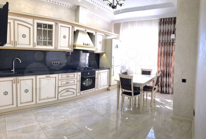 5-к. квартира, 170 м², 5/6 эт.