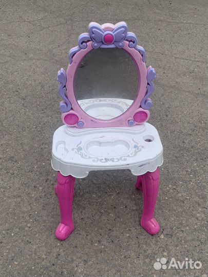 Детский столик с зеркалом