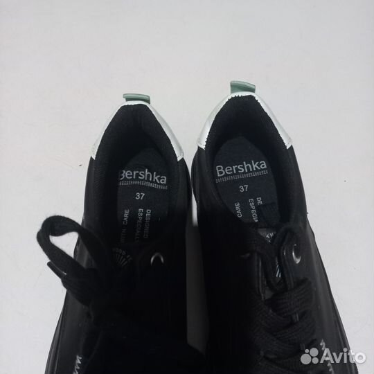 Кроссовки женские