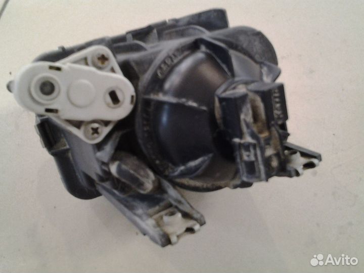 Субару легаси 2005г.Фара противотуманная правая