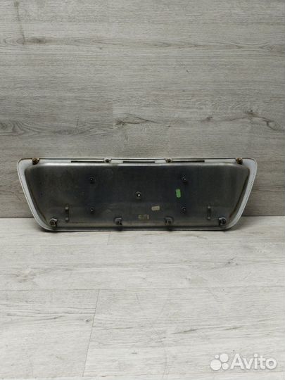 Накладка крышки багажника Mercedes C-Class W203