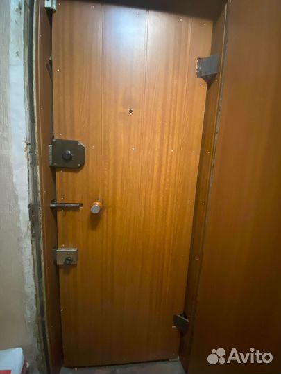 Дверь входная железная