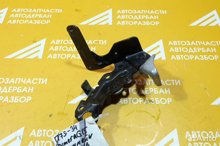 Кронштейн крепления троса АКПП Nissan Almera G15