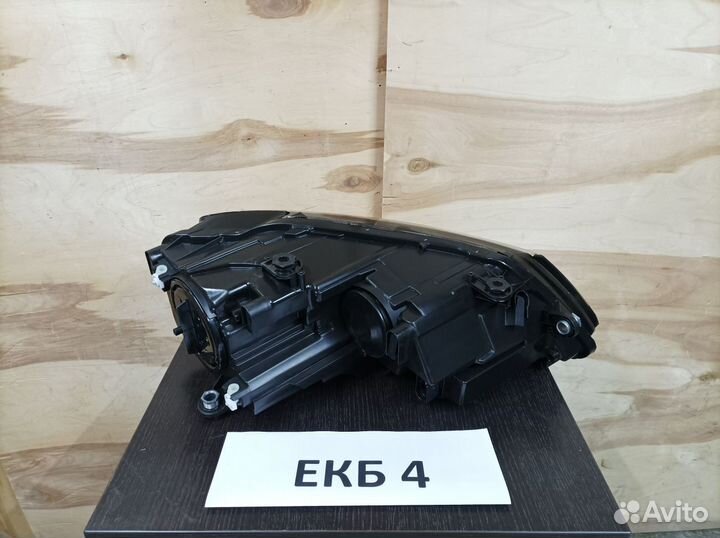 Фара левая Volkswagen Jetta 6 2010