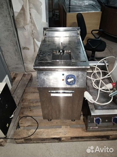 Фритюр Electrolux