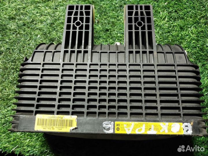 Подушка безопасности в торпедо Opel Vectra