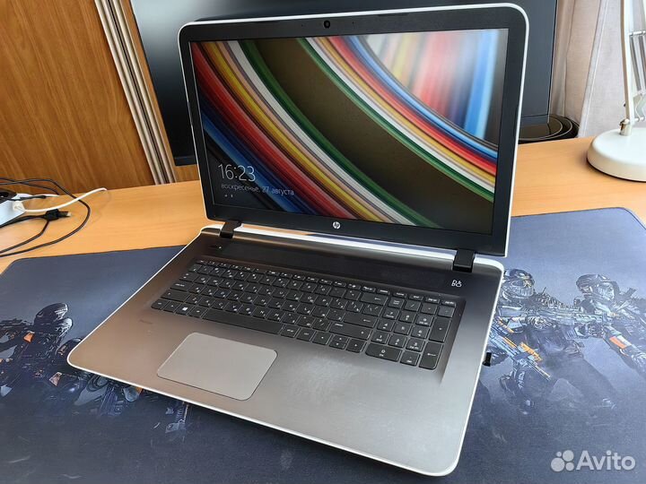 Ноутбук HP Pavilion 17 белый