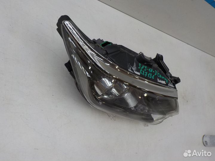 Фара правая Toyota Camry