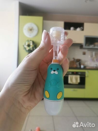 Электрическая зубная щетка детская Megaten