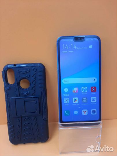3) Телефон Huawei P20 lite