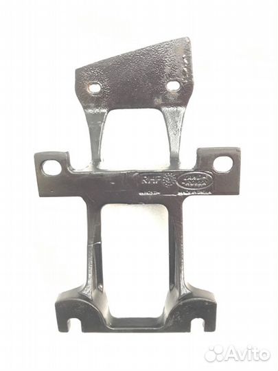 Кронштейн подножки передний правый Land Rover