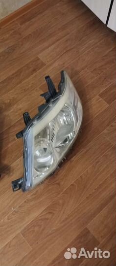 Фары передние и задние на Nissan Serena