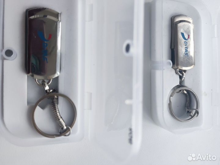 Usb флешки 8 Гб гб новые, 2 шт