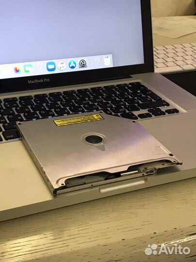 Встроенный оптический CD DVD привод Apple MacBook