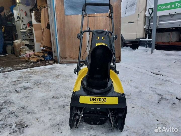 Снегоуборщик бензиновый (не самоходный)