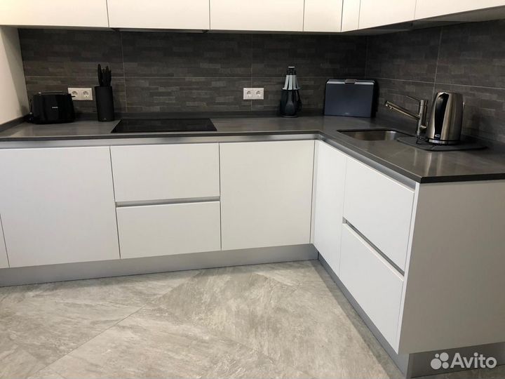 П образная кухня на заказ. Фабрика