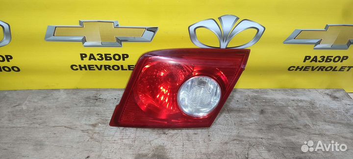 Фонарь крышки багажника Шевроле Лачетти
