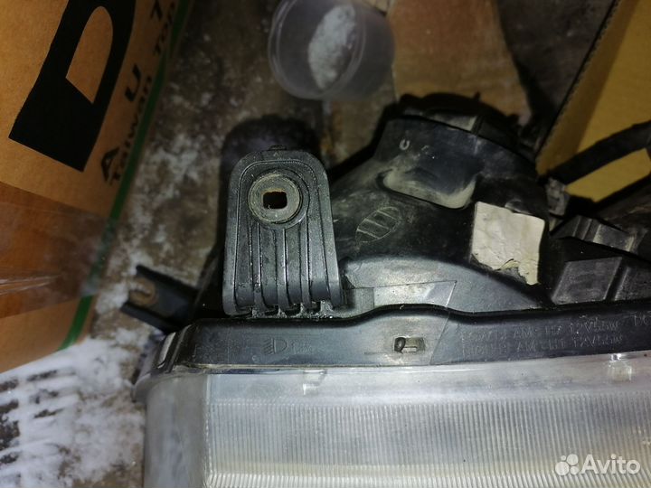 Передние фары Nissan Almera Classic