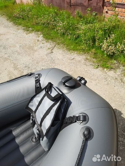 Hunter 330A, Mercury 9.9 light