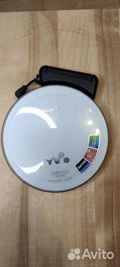 Mp3 плеер Sony G-protektion с пультом на наушниках