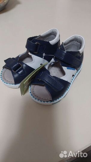 Сандали новые