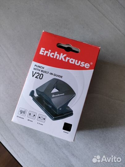 Дырокол со встроенной линейкой ErichKrause