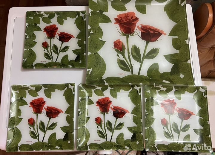 Набор тарелок