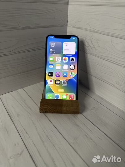 iPhone X, 64 ГБ