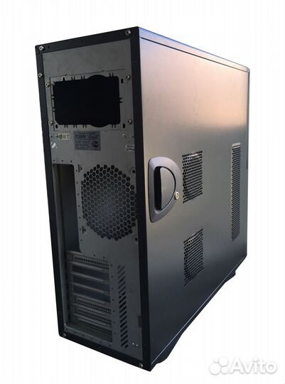 Корпус компьютерный огромный Chieftec