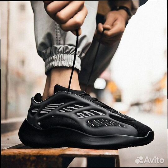 Кроссовки Мужские Adidas Yeezy boost 700