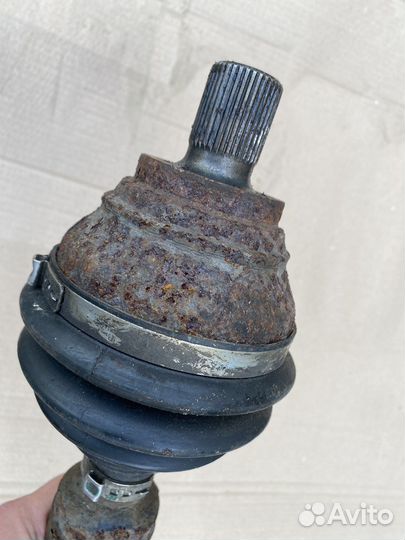 Привод Passat B7 правый 1.8