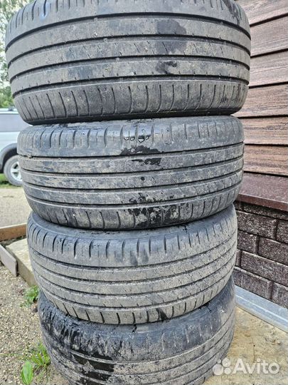 Kumho Ecsta HS51 215/50 R17