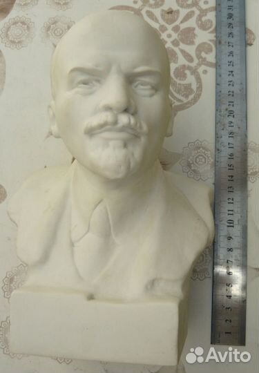 Бюст В.И. Ленин. Фарфор (бисквит) и бюст(силумин)